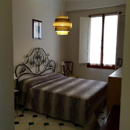 Appartamento Piazza San Marco Firenze Szoba fotó
