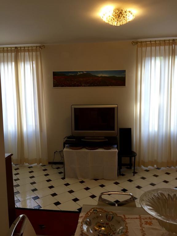Appartamento Piazza San Marco Firenze Szoba fotó