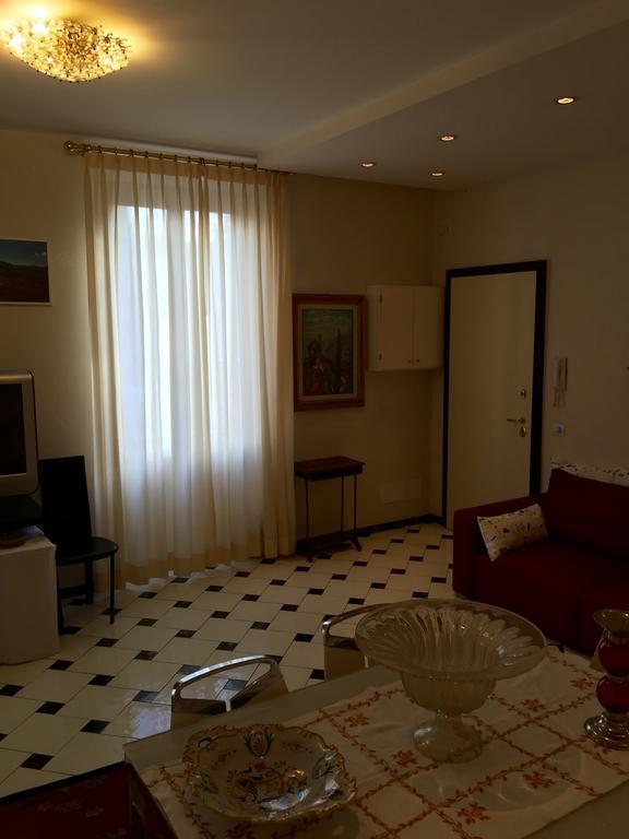 Appartamento Piazza San Marco Firenze Szoba fotó
